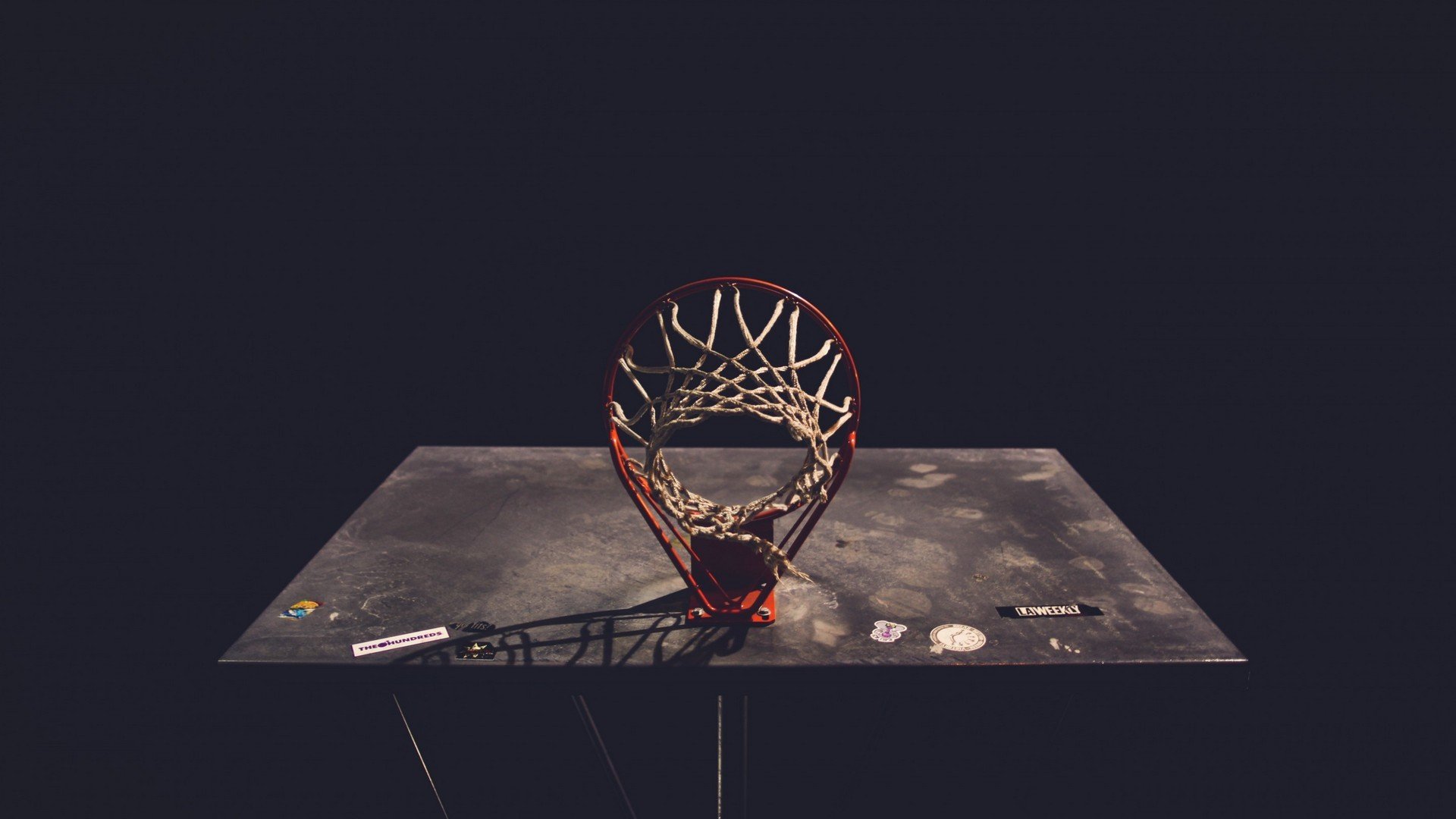乐鱼在线开户平台-NBA跨界闹剧，活塞备战英超，篮网深陷西甲争议，媒体齐呼止颓势